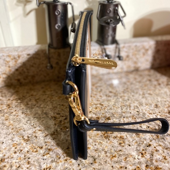 💕Michael Kors signature logo wallet clutch - Picture 7 of 11